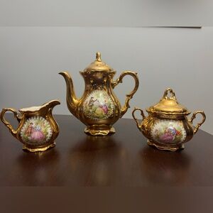 VINTAGE BAVARIA GERMANY WALDERSHOF 22 KARAT GOLD PORCELAIN TEA SET